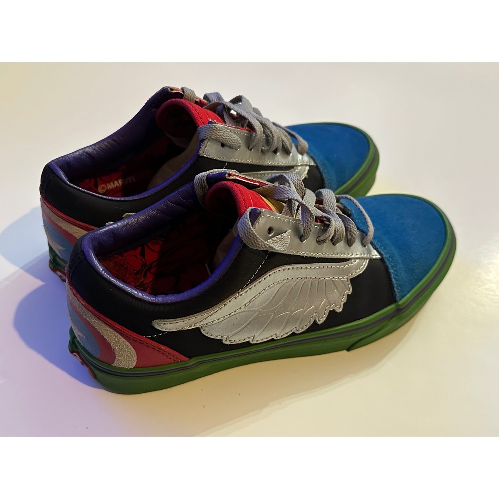Vans Old Skool Marvel Captain America Collaboration Winged Sneakers 5 W / 6.5 M